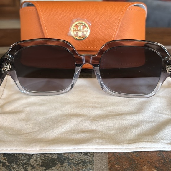 Tory Burch Oversized Square Logo Sunglasses - Picture 7 of 8